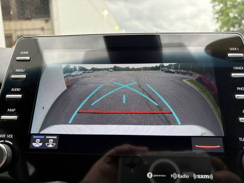 Used 2021 Toyota Avalon XLE FWD image 22