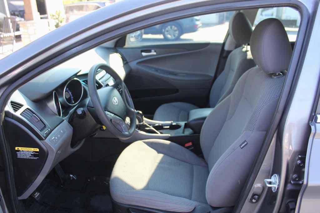 Used 2012 Hyundai Sonata GLS FWD image 23