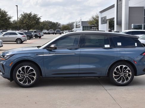 New 2026 Lincoln Nautilus Reserve image 11