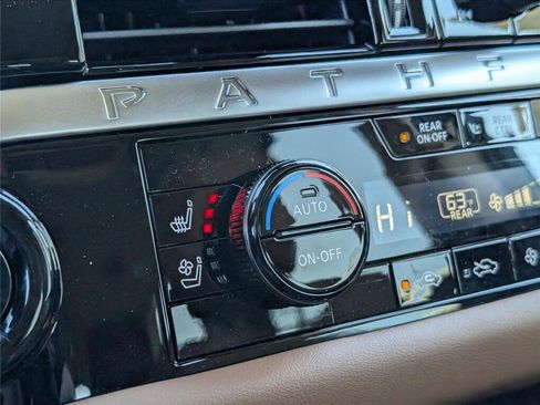 New 2026 Nissan Pathfinder Platinum AWD/4WD image 20