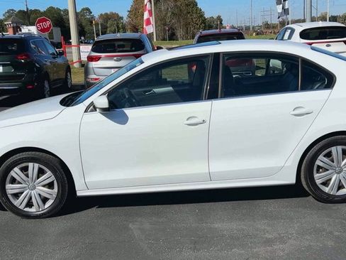 Used 2017 Volkswagen Jetta S w/ Jetta S Cold Weather Package image 5