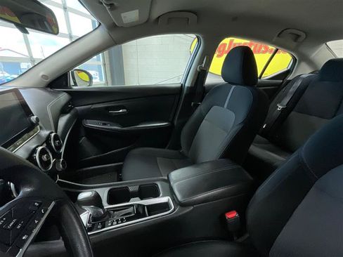 Used 2024 Nissan Sentra SV FWD image 12