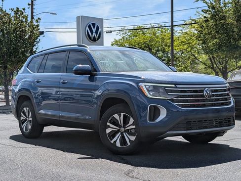 Used 2025 Volkswagen Atlas SE image 1