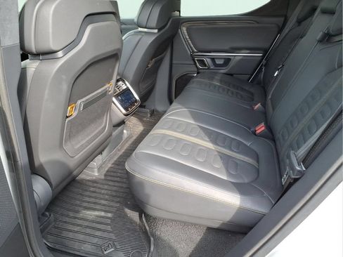 Used 2022 Rivian R1T Adventure AWD/4WD image 22