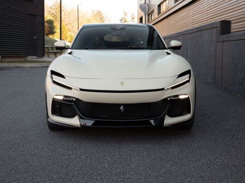 Used 2025 Ferrari Purosangue AWD/4WD image 2