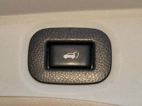 Used 2016 Nissan Rogue SL AWD/4WD image 17
