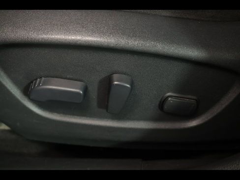 Used 2015 Nissan Rogue SV w/ SV Premium Package image 12