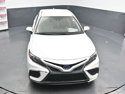Used 2022 Toyota Camry SE image 11