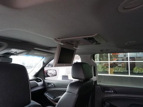 Used 2019 GMC Yukon XL SLT w/ Open Road Package AWD/4WD image 9