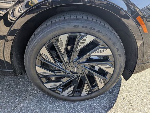 Used 2024 Lincoln Nautilus Reserve w/ Jet Appearance Package (87T) image 11