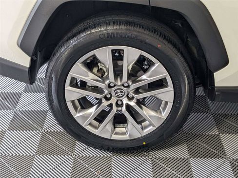 Used 2021 Toyota RAV4 Limited FWD image 10