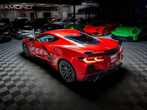 Used 2024 Chevrolet Corvette Stingray Premium Cpe w/ Z51 Performance Package RWD image 4