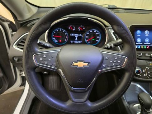 Used 2021 Chevrolet Malibu LT image 17