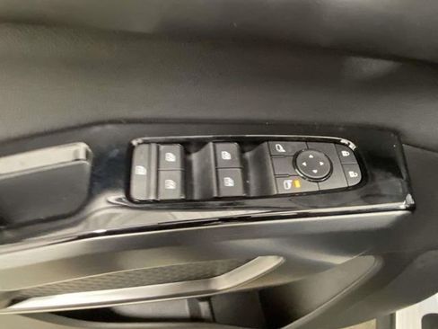 New 2026 Nissan Pathfinder SL image 13