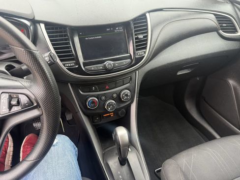 Used 2018 Chevrolet Trax LT AWD/4WD image 11