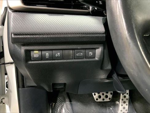 Used 2025 Toyota Camry SE FWD image 35