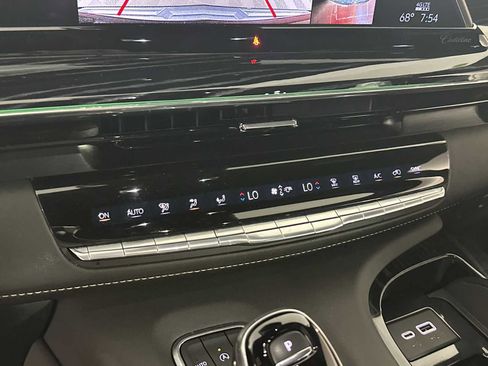 Used 2021 Cadillac Escalade ESV Sport w/ Driver Assist Tech Package AWD/4WD image 32