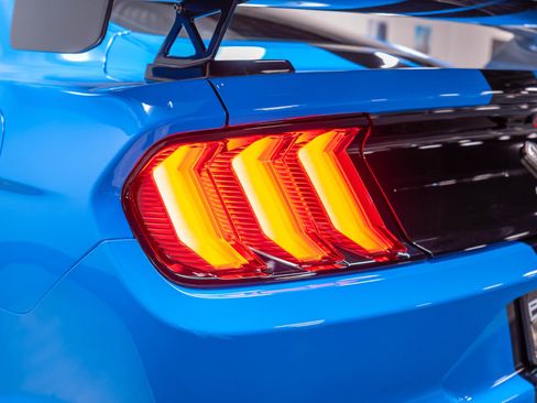 Used 2022 Ford Mustang Shelby GT500 w/ Carbon Fiber Track Pack RWD image 55