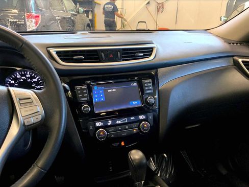 Used 2016 Nissan Rogue SL w/ SL Premium Package image 7