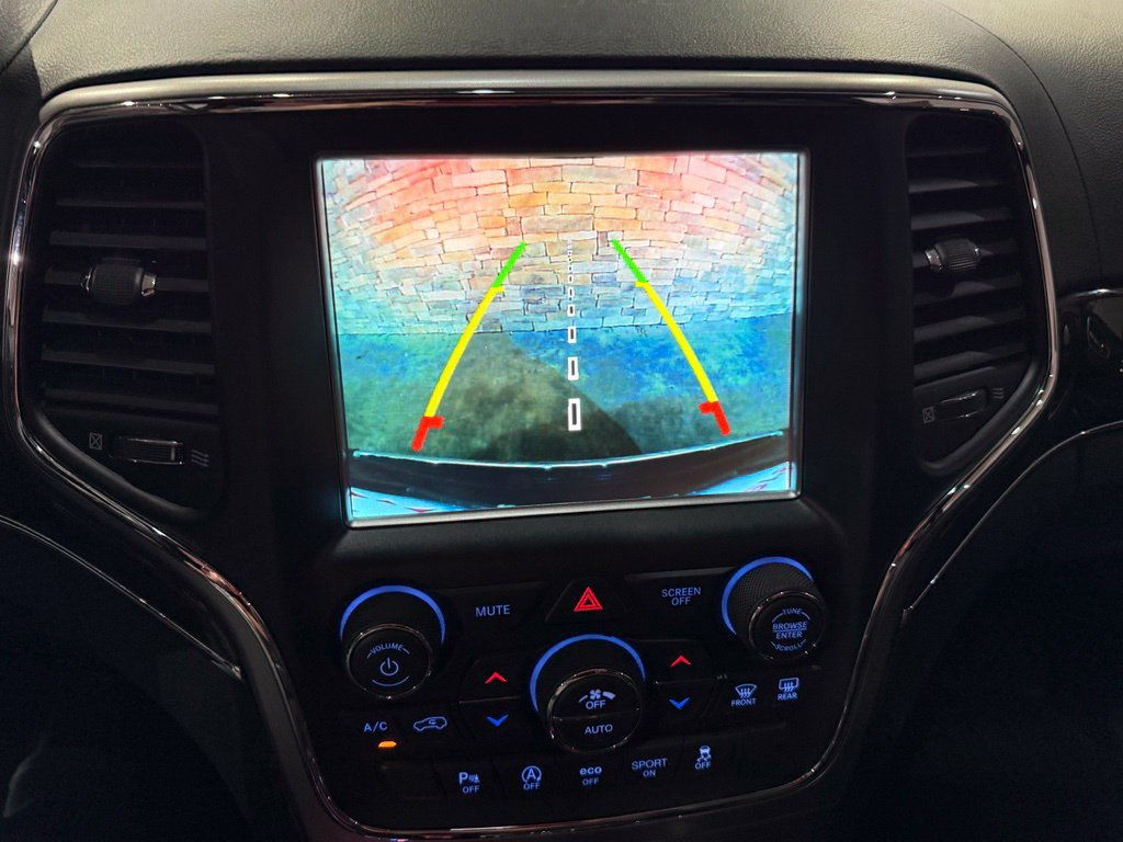 Used 2018 Jeep Grand Cherokee Overland AWD/4WD image 9