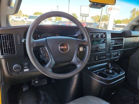 Used 2021 GMC Savana 3500 Extended w/ Power Convenience Package image 10