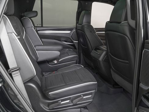 Used 2025 Cadillac Escalade Sport w/ Touring Package AWD/4WD image 10