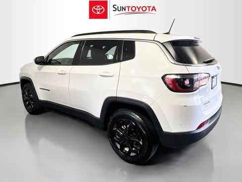 Used 2024 Jeep Compass Latitude AWD/4WD image 6