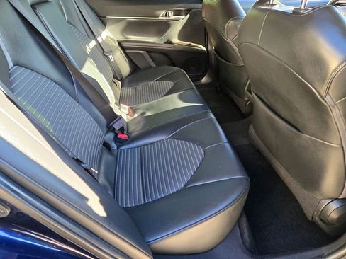 Used 2021 Toyota Camry SE image 18