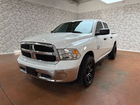 Used 2022 RAM 1500 Classic SLT AWD/4WD image 3
