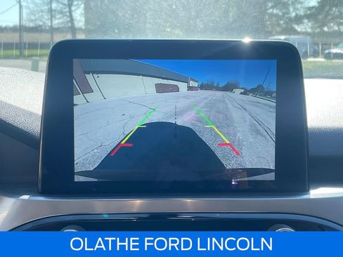 Used 2022 Ford Escape Titanium image 16