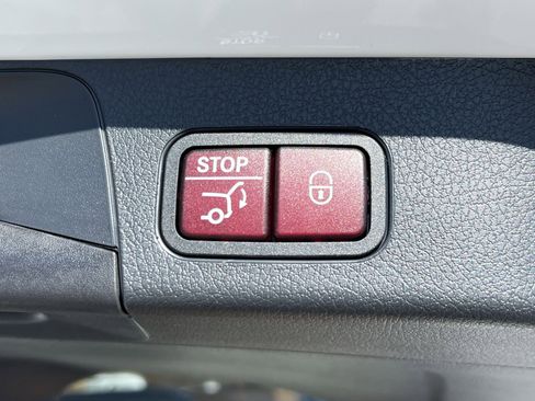 New 2026 Mercedes-Benz GLB 250 4MATIC image 25