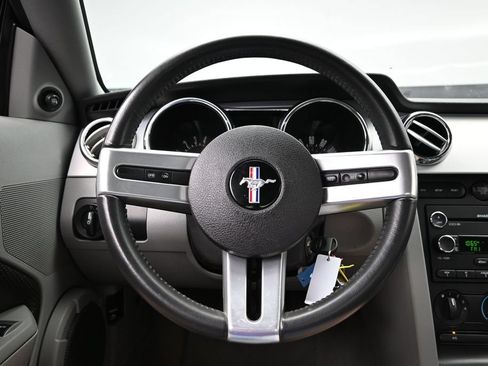 Used 2009 Ford Mustang Coupe RWD image 19