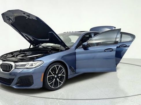 Used 2023 BMW 530i w/ M Sport Package RWD image 13