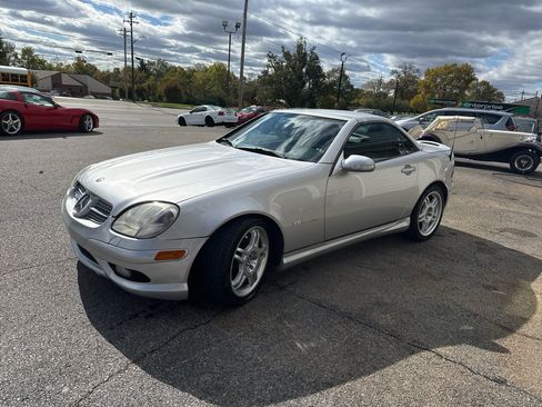 Used 2004 Mercedes-Benz SLK 32 AMG w/ Lighting Pkg image 11