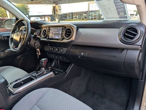 Used 2020 Toyota Tacoma SR5 RWD image 21