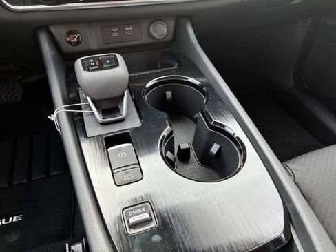 New 2026 Nissan Rogue SV FWD image 17