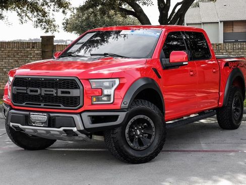 Used 2018 Ford F150 Raptor w/ Equipment Group 802A Luxury image 12