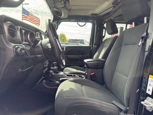 Used 2018 Jeep Wrangler Unlimited Sport S AWD/4WD image 14