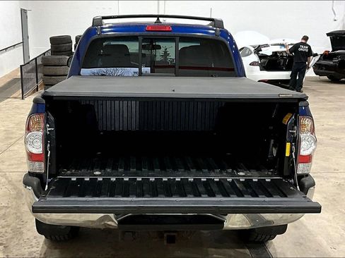 Used 2015 Toyota Tacoma 4x4 Double Cab w/ TRD Off-Road Package image 16