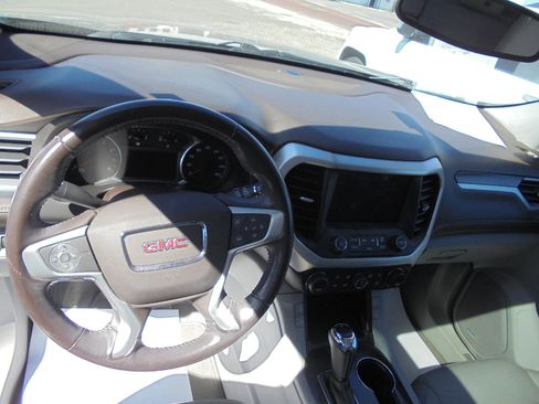 Used 2018 GMC Acadia SLT image 16