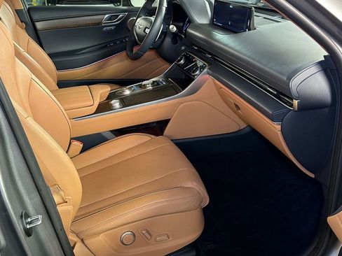 Used 2023 Genesis GV80 2.5T w/ Prestige Package image 9