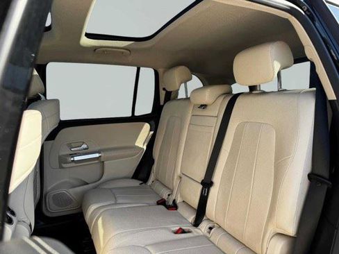 Used 2021 Mercedes-Benz GLB 250 image 35