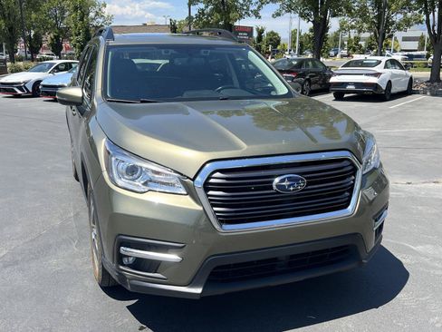 Used 2022 Subaru Ascent Limited w/ Technology Package AWD/4WD image 4