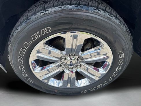 Used 2020 Ford F150 XLT w/ Equipment Group 302A Luxury AWD/4WD image 35