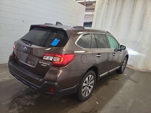 Used 2019 Subaru Outback 3.6R Touring w/ Popular Package #3A AWD/4WD image 5