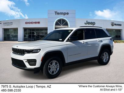 New 2025 Jeep Grand Cherokee Laredo w/ Trailer Tow Package