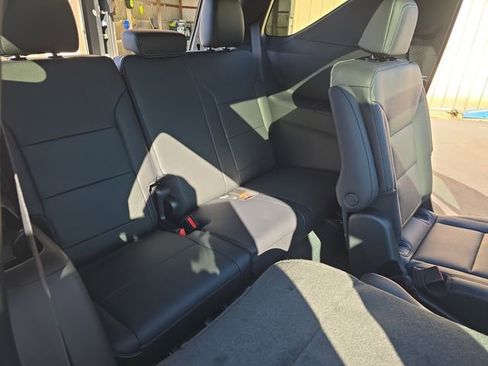 New 2026 Chevrolet Traverse LT w/ Sun and Wheel Package image 13