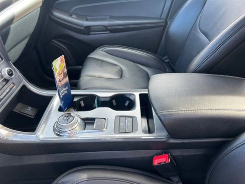 Used 2022 Ford Edge Titanium AWD/4WD image 16