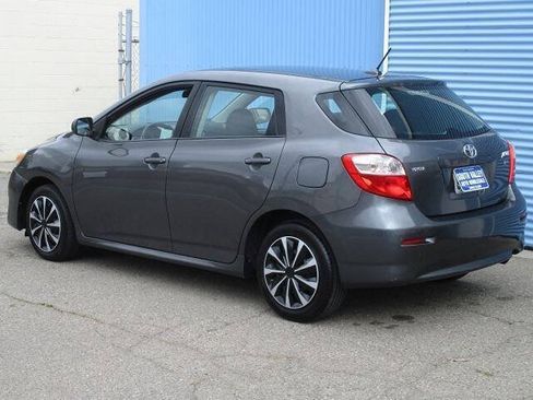 Used 2010 Toyota Matrix FWD image 4