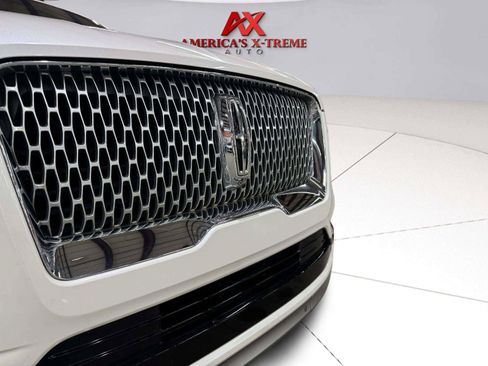 Used 2018 Lincoln Navigator Reserve w/ Technology Package AWD/4WD image 11